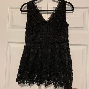Francesca's Collections Tops - Francesca’s Cut-Out Top (Size: Large) Francesca's Collections Tops - Francesca’s Cut-Out Top (Size: Large)